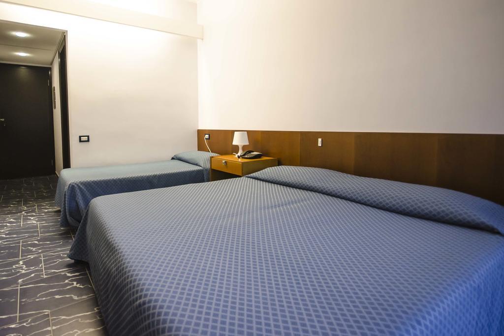 Grand Hotel Helios Tarquinia Habitación foto